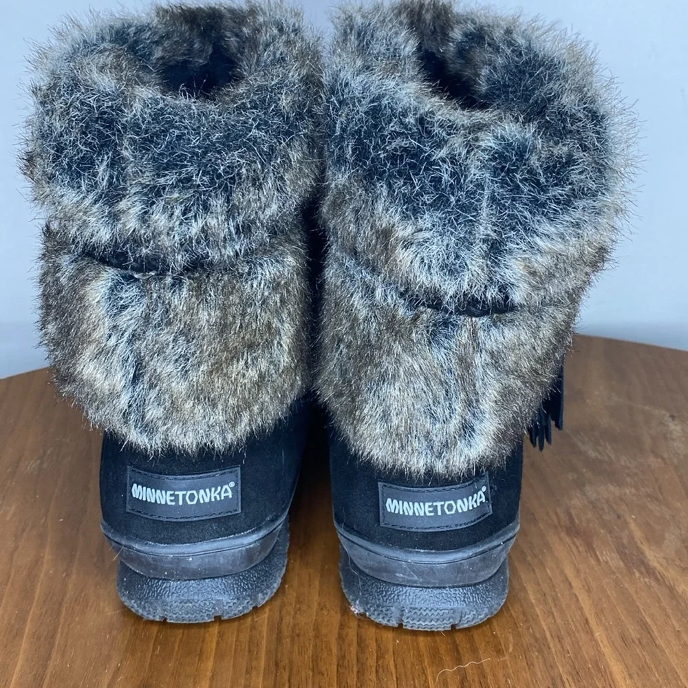 Minnetonka Black Suede Winter Ankle Boots with Faux Fur Cuff Size 9